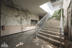 deadinside-urbex-dead-inside-natalia-sobanska-abandoned-abandoned-office-building-Ikeshima-island-Japan-Haikyo-50-of-60