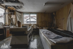 deadinside-urbex-dead-inside-natalia-sobanska-abandoned-abandoned-hospital-clinic-of-the-mainers-Japan-Haikyo-14-of-25