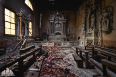 deadinside, urbex, dead inside, natalia sobanska, abandoned church, Italy, golden decay church, abandonato, opuszczony kościół we Wloszech (3 of 10)