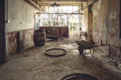 urbex-abandoned-places-deadinside-urbex-dead-inside-natalia-sobanska-opuszczone-miejsca-villa-willa-staircase-italy-abandonata-2