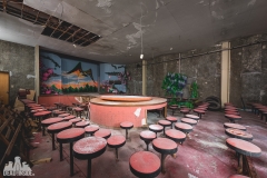 deadinside, urbex, dead inside, yubara, natalia sobanska, abandoned, abandoned strip club, abandoned Japan, Haikyo (1 of 14)