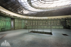 urbex, abandoned power plant, hungary, dead inside, natalia sobanska, control room, abandoned control room, beautiful-2