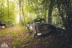 deadinside-urbex-dead-inside-natalia-sobanska-abandoned-abandoned-beetle-car-graveyard-Belgium-1-of-14